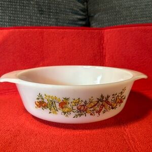 Vintage Anchor Hocking 1Qt casserole dish.